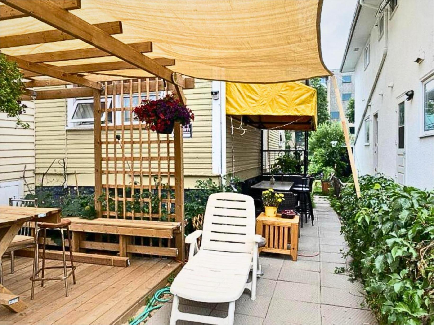 Maryland Homestay In Winnpeg Downtown Виннипег Экстерьер фото