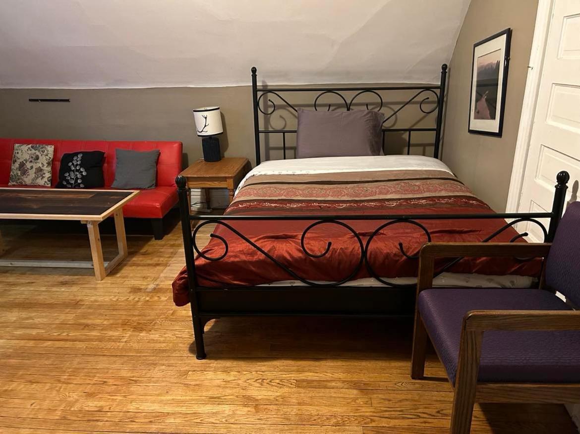 Maryland Homestay In Winnpeg Downtown Виннипег Экстерьер фото
